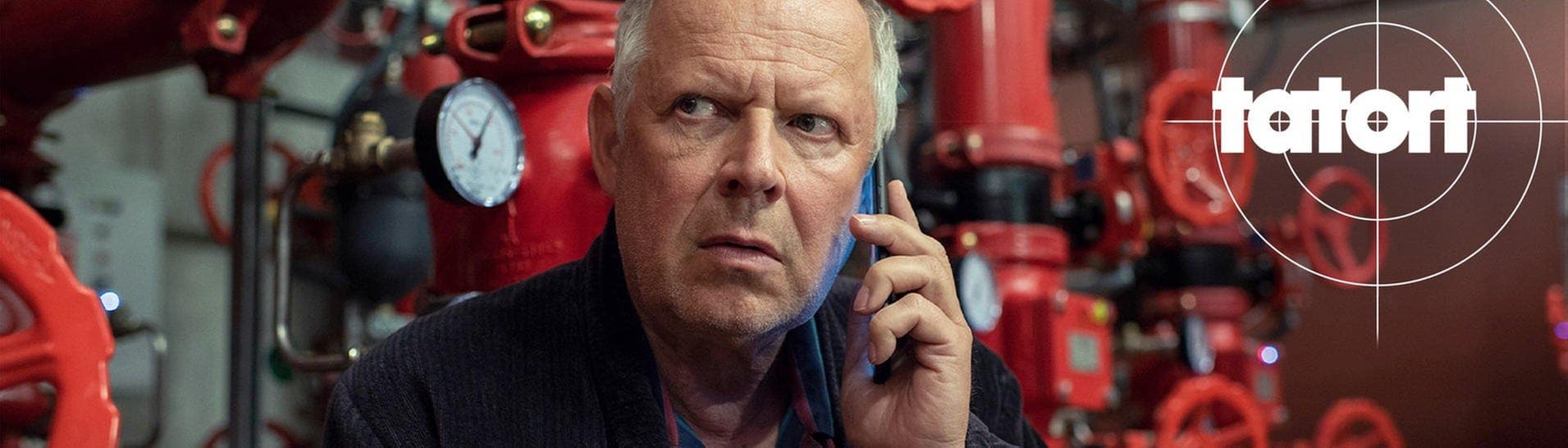 Tatort Kiel: Borowski am Telefon (Foto: ard-foto s2-intern/extern, NDR / ARD / Thorsten Jander)