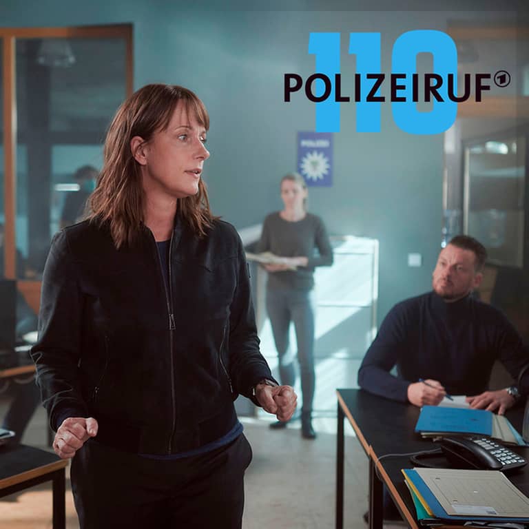 Polizeiruf-Kritik Magdeburg mit Brasch: Doreen Brasch im dunklen Polizeirevier. (Foto: ard-foto s2-intern/extern, MDR / Felix Abraham)