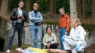 Szenenbild aus Tatort „Der Herr des Waldes“ (Foto: ard-foto s2-intern/extern, SR/Manuela Meyer) Szenenbild aus Tatort „Der Herr des Waldes“