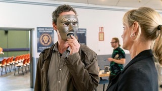 Tatort (28.11): Jörg Hartmann als Peter Faber und Martina Bönisch als Anna Schudt ermitteln in Dortmund (Foto: WDR/Zeitsprung pictures / Thomas Kost) Tatort (28.11): Jörg Hartmann als Peter Faber und Martina Bönisch als Anna Schudt ermitteln in Dortmund