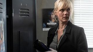 Tatort (28.11): Jörg Hartmann als Peter Faber und Martina Bönisch als Anna Schudt ermitteln in Dortmund (Foto: WDR/Zeitsprung pictures / Thomas Kost) Tatort (28.11): Jörg Hartmann als Peter Faber und Martina Bönisch als Anna Schudt ermitteln in Dortmund