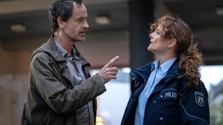 Tatort (28.11): Jörg Hartmann als Peter Faber und Martina Bönisch als Anna Schudt ermitteln in Dortmund (Foto: WDR/Zeitsprung pictures / Thomas Kost) Tatort (28.11): Jörg Hartmann als Peter Faber und Martina Bönisch als Anna Schudt ermitteln in Dortmund
