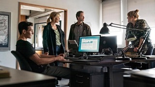 Tatort (28.11): Jörg Hartmann als Peter Faber und Martina Bönisch als Anna Schudt ermitteln in Dortmund (Foto: WDR/Zeitsprung pictures / Thomas Kost) Tatort (28.11): Jörg Hartmann als Peter Faber und Martina Bönisch als Anna Schudt ermitteln in Dortmund