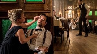 Wie steht es um Prof. Boerne? Während Prof. Götz die Feiergesellschaft in Schach hält, kümmert sich Silke Haller um ihren Chef. (Foto: © WDR/Willi Weber) Wie steht es um Prof. Boerne? Während Prof. Götz die Feiergesellschaft in Schach hält, kümmert sich Silke Haller um ihren Chef.