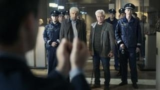 Die Kriminalhauptkommissare Franz Leitmayr und Ivo Batic nehmen einen Verdächtigen fest. (Foto: Bayerischer Rundfunk / XFilme/Hagen Keller) Die Kriminalhauptkommissare Franz Leitmayr und Ivo Batic nehmen einen Verdächtigen fest.