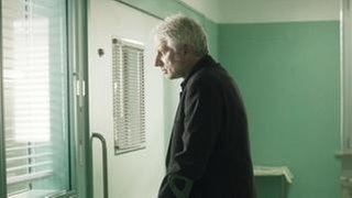 Kriminalhauptkommissar Franz Leitmayr würde seinen Freund und Kollegen Ivo Batic gerne besuchen und ihm Fragen stellen, aber sein Zustand ist kritisch. (Foto: Bayerischer Rundfunk / XFilme/Hagen Keller) Kriminalhauptkommissar Franz Leitmayr würde seinen Freund und Kollegen Ivo Batic gerne besuchen und ihm Fragen stellen, aber sein Zustand ist kritisch.