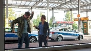 Apropos Überzeugungsarbeit. Die Kommissare Lenski (rechts) und Raczek müssen sich zusammenraufen. Nicht zuletzt auch mit ihren Kollegen auf der polnischen Seite. (Foto: rbb / Conny Klein) Apropos Überzeugungsarbeit. Die Kommissare Lenski (rechts) und Raczek müssen sich zusammenraufen. Nicht zuletzt auch mit ihren Kollegen auf der polnischen Seite.