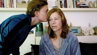 Tatort Berlin (14.11.2021): Meret Becker (Nina Rubin) und Mark Waschke (Robert Karow) als Ermittler-Duo, jetzt unterstützt von Tan Çağlar als Assistent Skander Demirel
