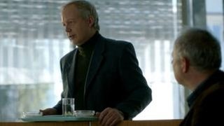 Mal kein Musiker: Der damalige ARD-Tagesthemen-Moderator Tom Buhrow spielte sich 2012 selbst in „Borowski und der freie Fall“. (Foto: Screenshot: Das Erste) Mal kein Musiker: Der damalige ARD-Tagesthemen-Moderator Tom Buhrow spielte sich 2012 selbst in „Borowski und der freie Fall“.