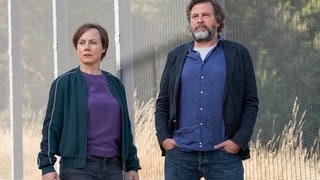 Tatort-Kritik „Letzter Ausflug Schauinsland“ Schwarzwald: Die beiden Kommissare vor einem Gefängniszaun