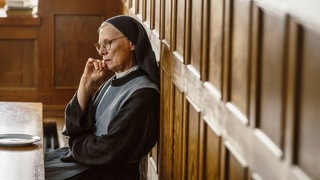 Szenenbild aus dem Tatort München „Wunder gibt es immer wieder“ mit Batic und Leitmayr (Foto: ard-foto s2-intern/extern, BR/Roxy Film GmbH/Hendrik Heiden) Szenenbild aus dem Tatort München „Wunder gibt es immer wieder“ mit Batic und Leitmayr