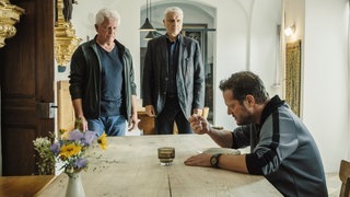 Szenenbild aus dem Tatort München „Wunder gibt es immer wieder“ mit Batic und Leitmayr (Foto: ard-foto s2-intern/extern, BR/Roxy Film GmbH/Hendrik Heiden) Szenenbild aus dem Tatort München „Wunder gibt es immer wieder“ mit Batic und Leitmayr