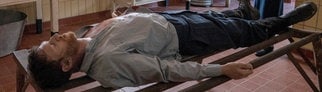  Else Weiß (Barbara Philipp) und der tote britische Pilot (Kevin Silvergieter). | Tatort-Kritik (20.10.): Murot und das 1000-jährige Reich