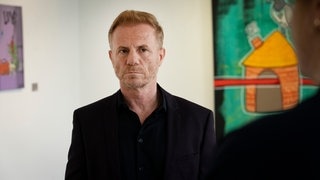 Szenenbild von Tatort „Abstellgleis“ aus Dortmund: Clan-Mitglieds Lorik Duka (Foto: ard-foto s2-intern/extern, WDR/Thomas Kost) Szenenbild von Tatort „Abstellgleis“ aus Dortmund: Clan-Mitglieds Lorik Duka