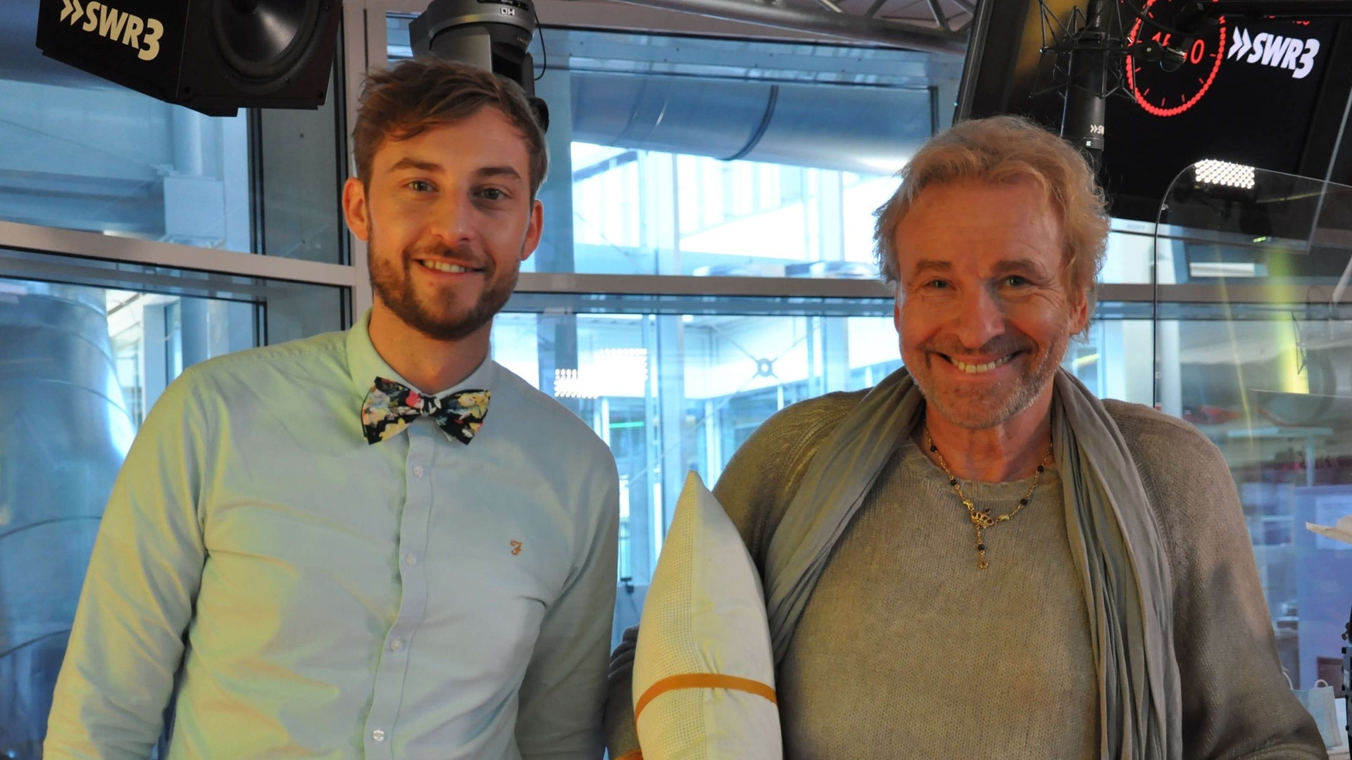 Foto: SWR3 Constantin Zöller und Thomas Gottschalk zum letzten Mal bei der gemeinsamen Show im SWR3-Studio. (Foto: SWR3)