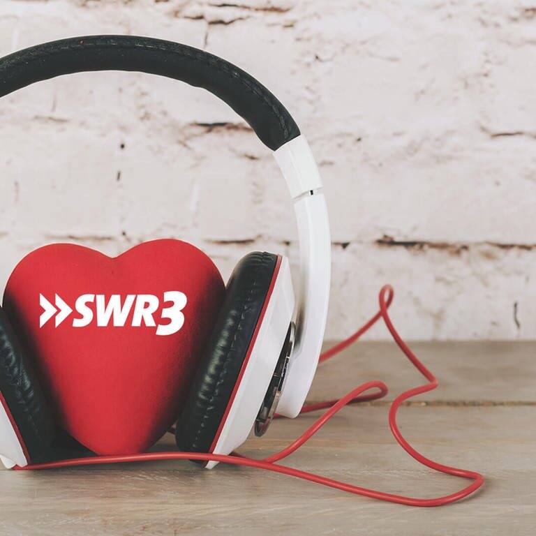 Ein Herz mit SWR3-Logo mit einem Kopfhörer (Foto: SWR3, Adobe Stock)