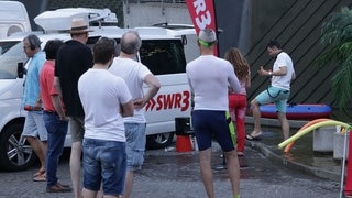 Wirby und Zeus im Brunnen: SWR3-Morningshow live aus Karlsruhe (Foto: SWR3) Wirby und Zeus im Brunnen: SWR3-Morningshow live aus Karlsruhe
