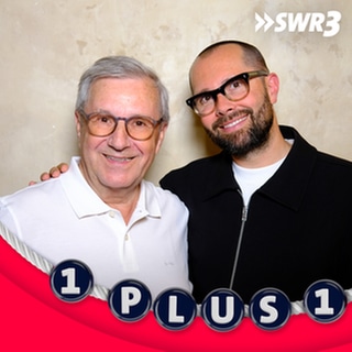Jan Hofer und David Puentez im Portrait lächelnd