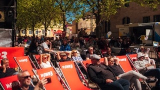 Besucher beim SWR3 Comedy Festival 2024 in Bad Dürkheim (Foto: SWR3, Adrian Walter) Besucher beim SWR3 Comedy Festival 2024 in Bad Dürkheim