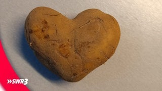 Ein lustiges Foto eines Lebensmittels, das eine Kartoffel in Herzform zeigt. (Foto: SWR3, privat) Ein lustiges Foto eines Lebensmittels, das eine Kartoffel in Herzform zeigt.