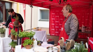 SWR3 Grillen mit Johann Lafer und Johannes Strate am 11. April 2021 (Foto: SWR3, Björn Pados) SWR3 Grillen mit Johann Lafer und Johannes Strate am 11. April 2021
