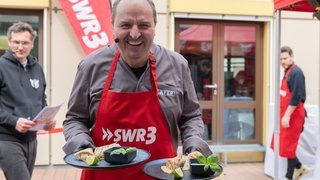 SWR3 Grillen mit Johann Lafer und Johannes Strate am 11. April 2021 (Foto: SWR3, Björn Pados) SWR3 Grillen mit Johann Lafer und Johannes Strate am 11. April 2021
