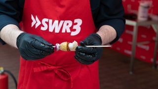 SWR3 Grillen mit Johann Lafer und Johannes Strate am 11. April 2021 (Foto: SWR3, Björn Pados) SWR3 Grillen mit Johann Lafer und Johannes Strate am 11. April 2021