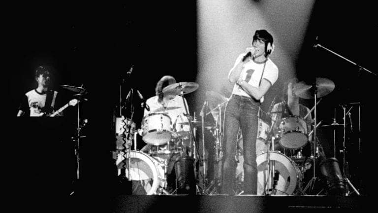 Pink Floyd performen „The Wall“ 1981 in Dortmund