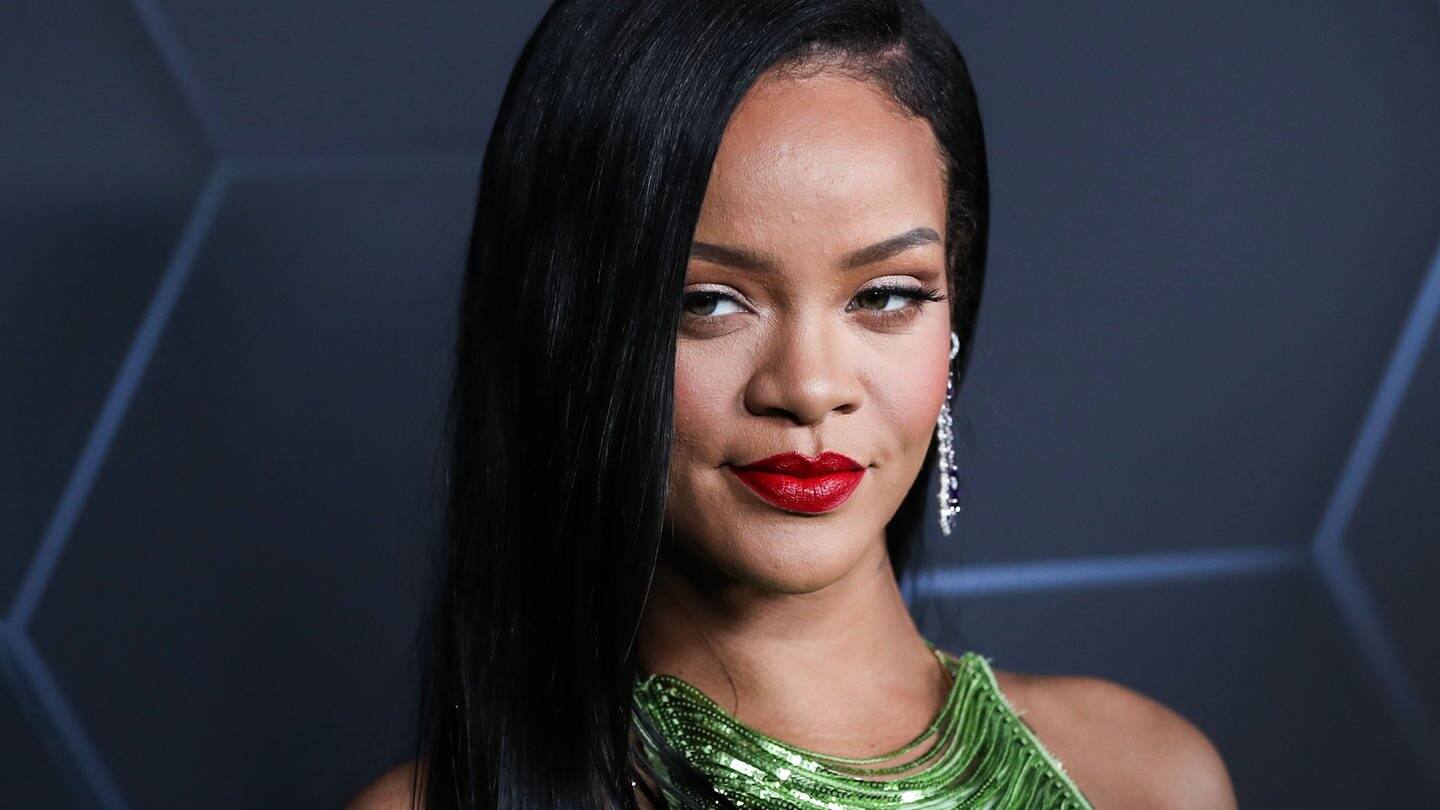 Rihanna tritt in der Halbzeitshow beim Super Bowl 2023 auf (Foto: picture-alliance / Reportdienste, Picture Alliance)