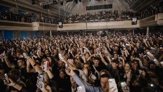 Alle Farben beim SWR3 New Pop Festival 2024. (Foto: SWR3, Ronny Zimmermann) Alle Farben beim SWR3 New Pop Festival 2024.