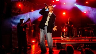 Das Konzert von Ennio beim SWR3 New Pop Festival 2024 im Theater Baden-Baden (Foto: SWR3, Niko Neithardt) Das Konzert von Ennio beim SWR3 New Pop Festival 2024 im Theater Baden-Baden