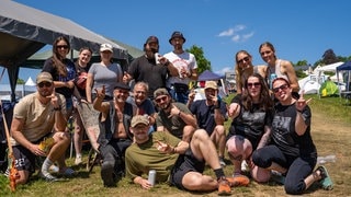 Freunde auf dem Campingplatz (Foto: SWR3, SWR3 / Ronny Krautz) Freunde auf dem Campingplatz