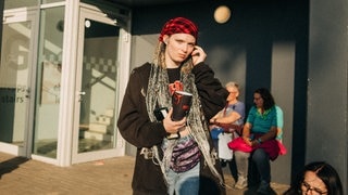 Frau schaut in die Kamera (Foto: SWR3, SWR3 / Niko Neithardt) Frau schaut in die Kamera